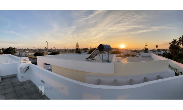 Nueva construcción  - Villa -
La Torreta - Torrevieja