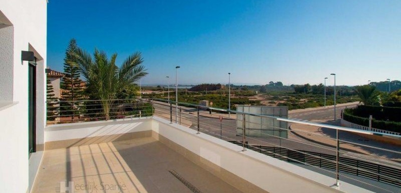 Nieuwbouw - Villa -
La Marina - Elche / Elx