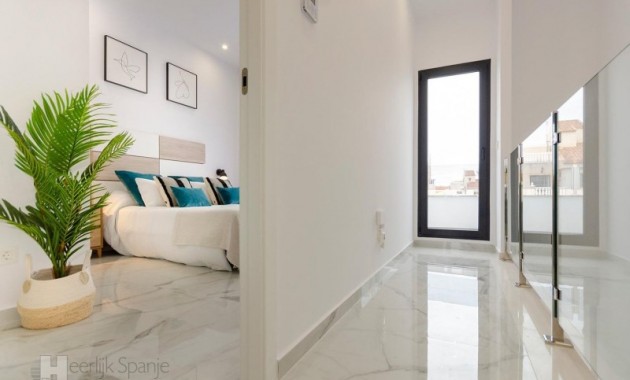 Nueva construcción  - Villa -
La Torreta - Torrevieja