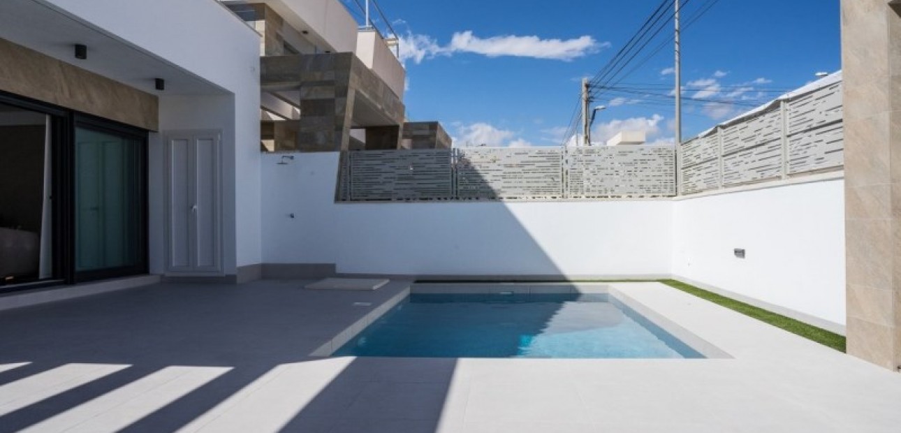 New Build - Villa -
Filipinas - San Miguel de Salinas