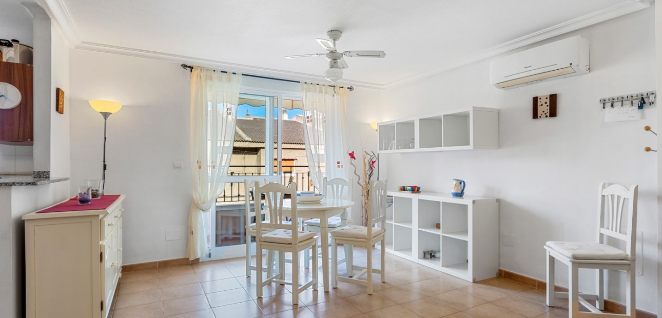 Venta - Apartamento / piso -
Orihuela