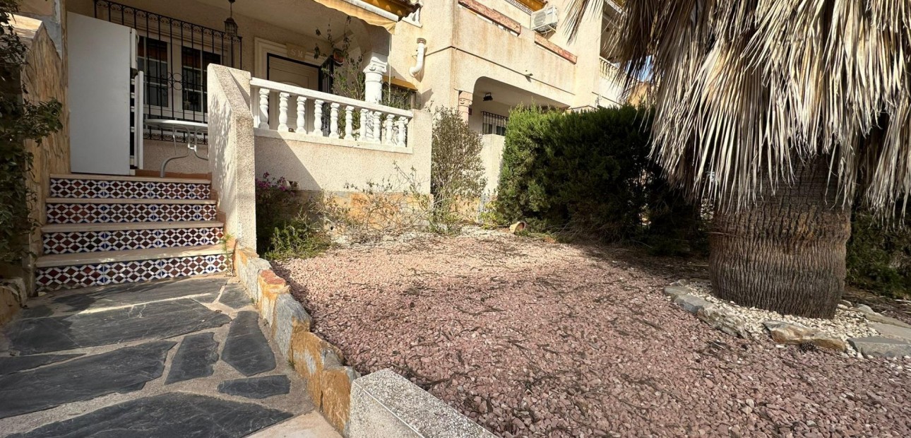 Venta - Terraced house -
Orihuela Costa - Villamartin