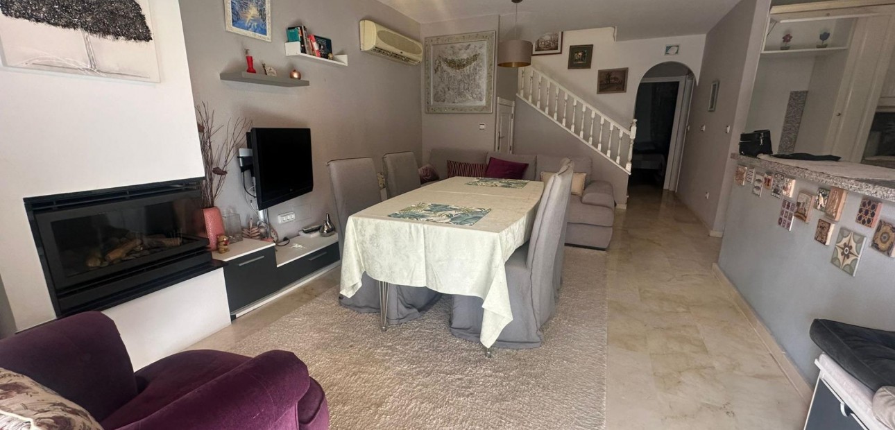 Herverkoop - Terraced house -
Orihuela Costa - Villamartin