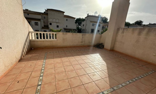 Sale - Terraced house -
Orihuela Costa - Villamartin