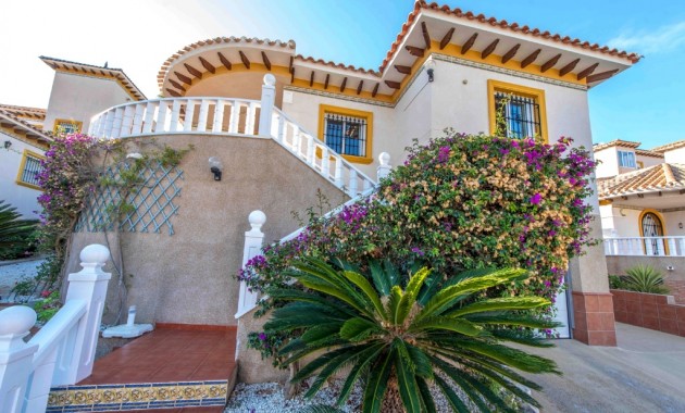 Sale - Villa -
Villamartin