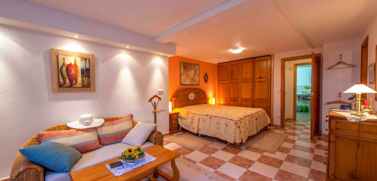 Sale - Villa -
Villamartin