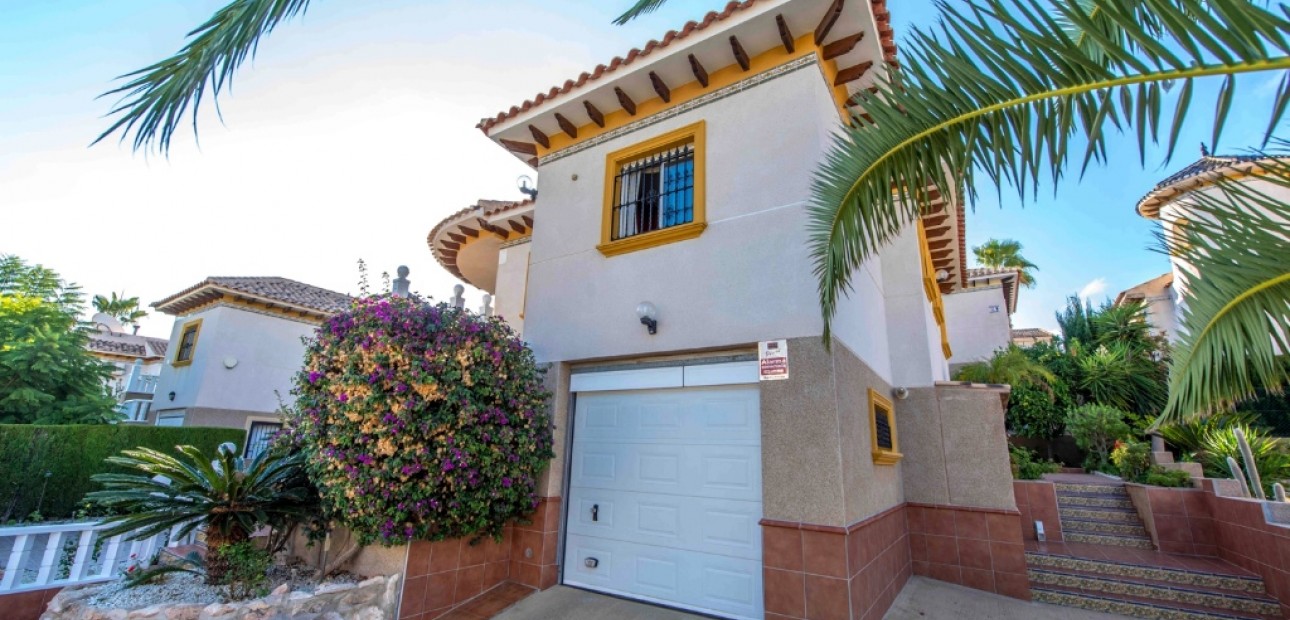 Sale - Villa -
Villamartin