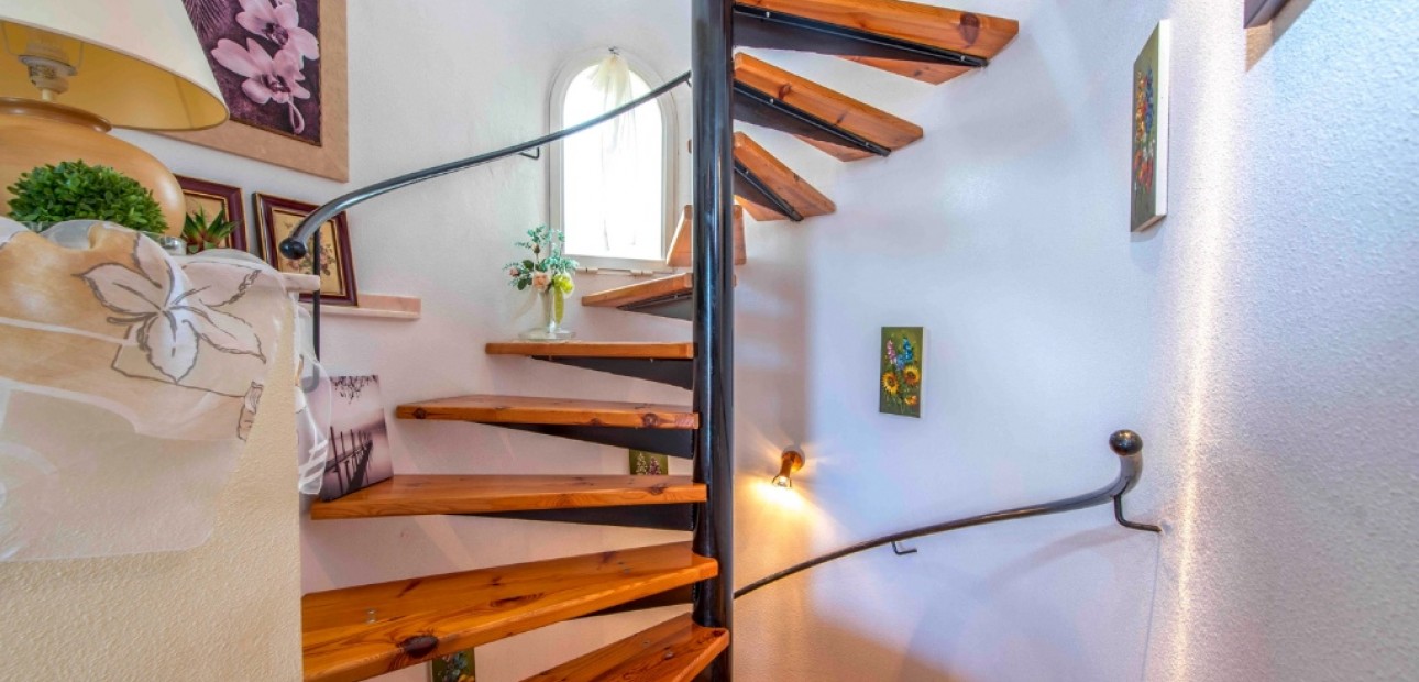 Sale - Villa -
Villamartin