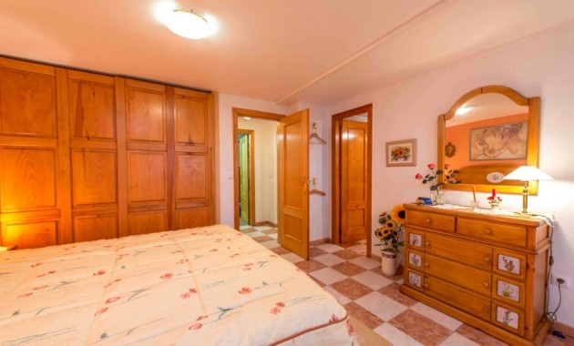 Sale - Villa -
Villamartin