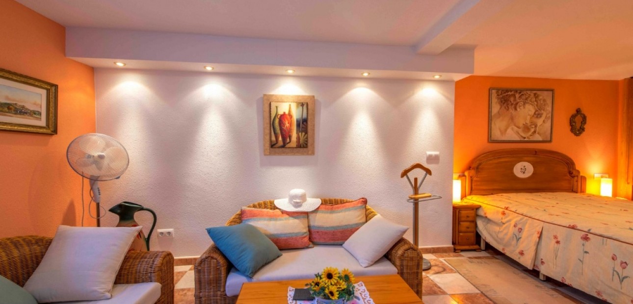 Sale - Villa -
Villamartin