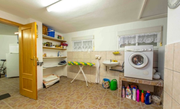 Sale - Villa -
Villamartin