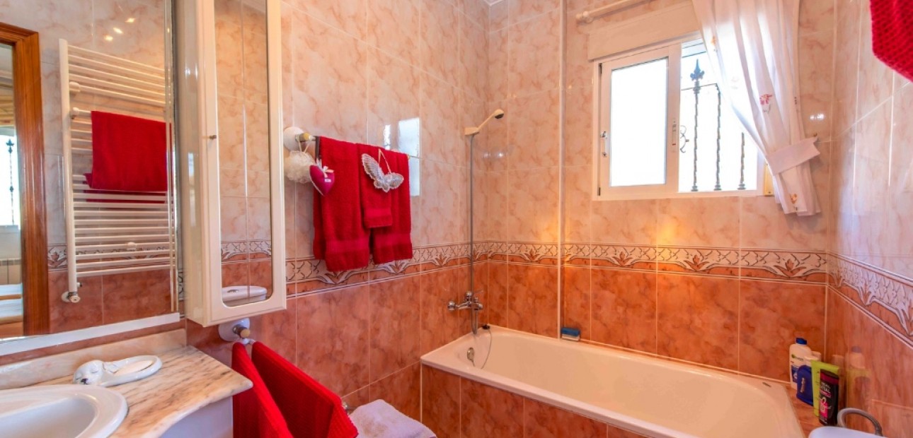 Sale - Villa -
Villamartin