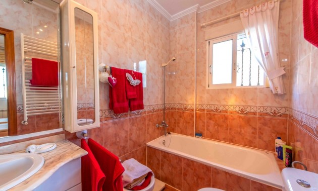Sale - Villa -
Villamartin