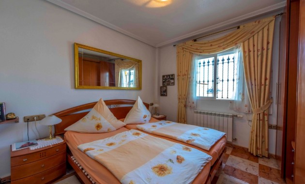 Sale - Villa -
Villamartin
