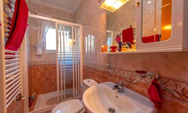 Sale - Villa -
Villamartin