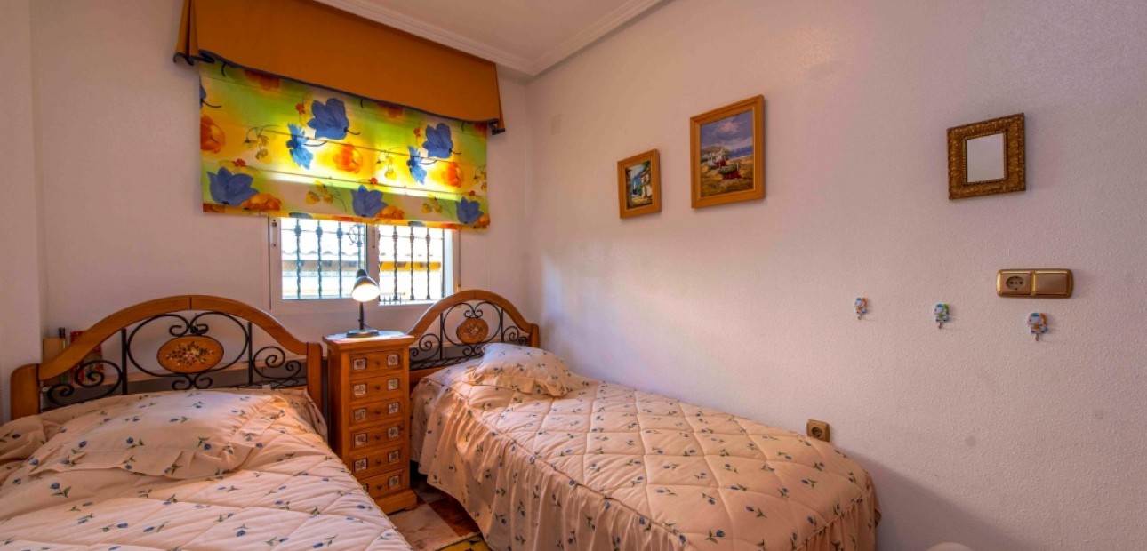 Sale - Villa -
Villamartin
