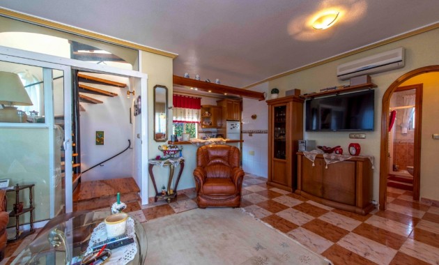 Sale - Villa -
Villamartin