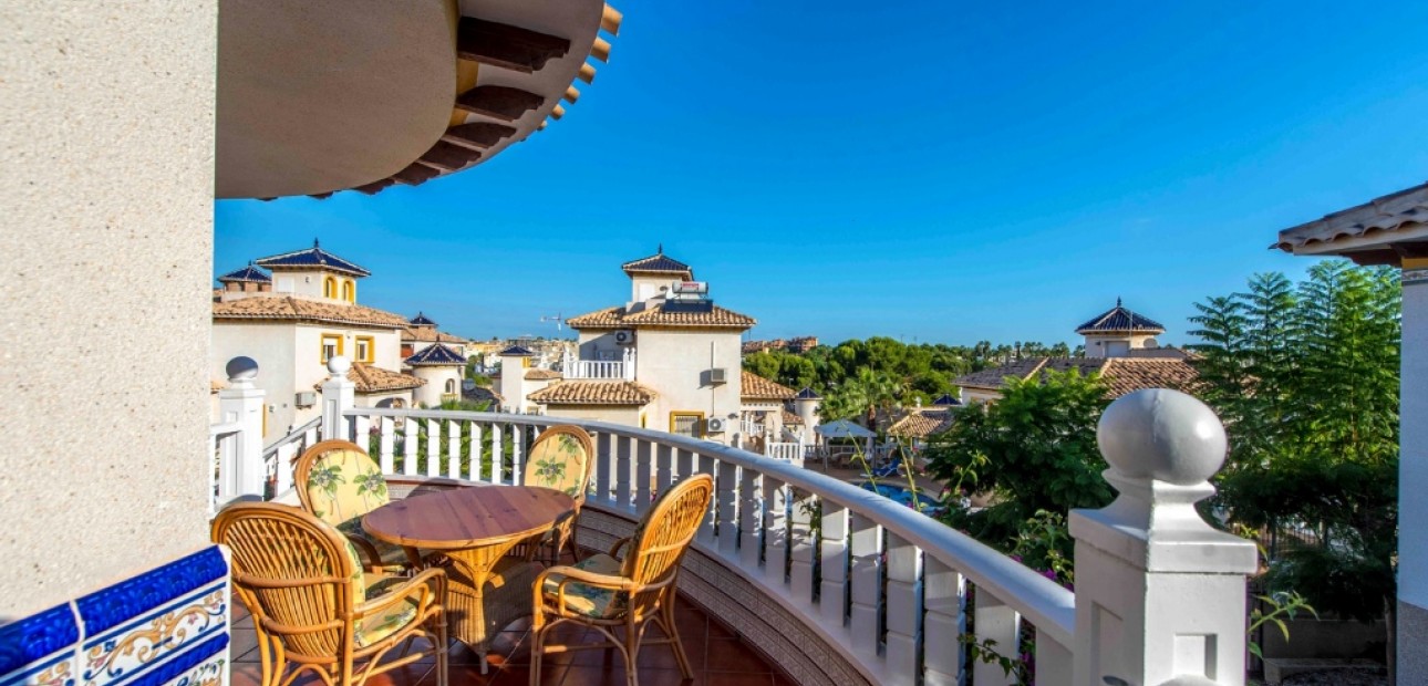 Sale - Villa -
Villamartin