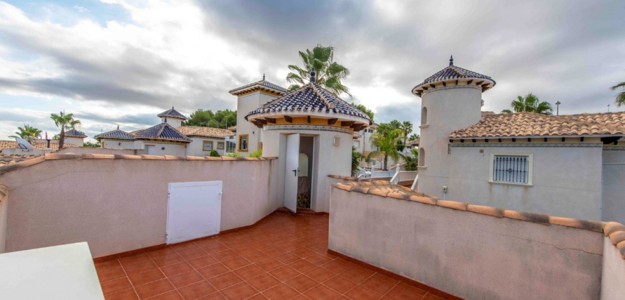 Sale - Villa -
Villamartin