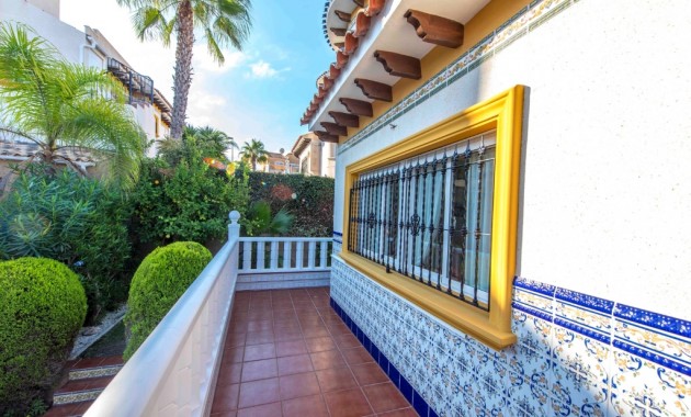 Sale - Villa -
Villamartin