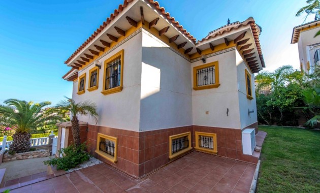 Sale - Villa -
Villamartin