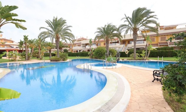 Sale - Terraced house -
Orihuela Costa - Punta Prima