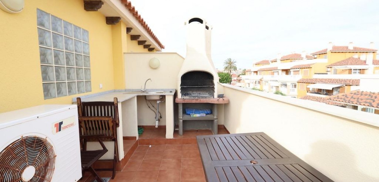 Sale - Terraced house -
Orihuela Costa - Punta Prima