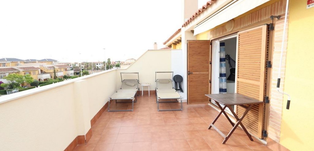 Venta - Terraced house -
Orihuela Costa - Punta Prima