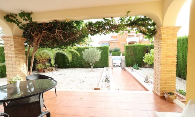 Venta - Terraced house -
Orihuela Costa - Punta Prima