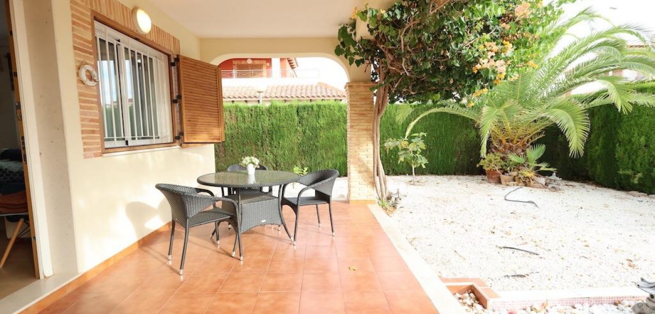 Sale - Terraced house -
Orihuela Costa - Punta Prima