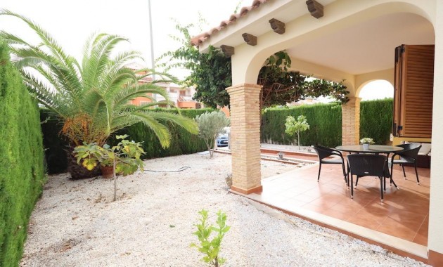 Sale - Terraced house -
Orihuela Costa - Punta Prima