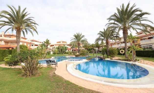 Sale - Terraced house -
Orihuela Costa - Punta Prima