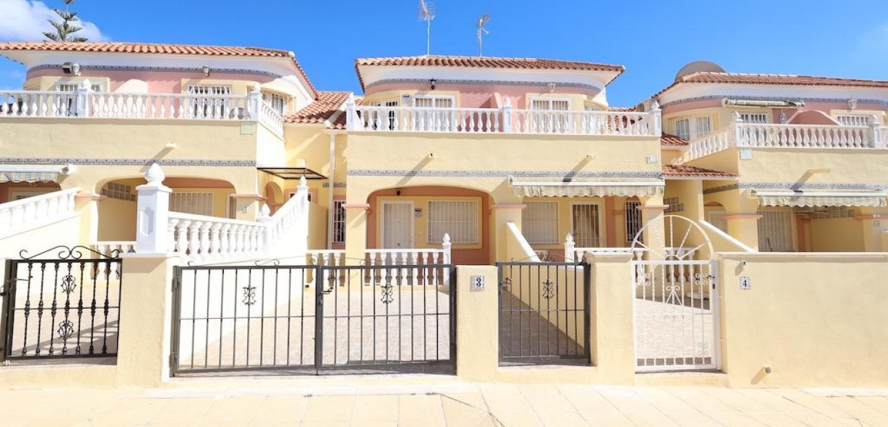 Sale - Terraced house -
Orihuela Costa - Las Filipinas