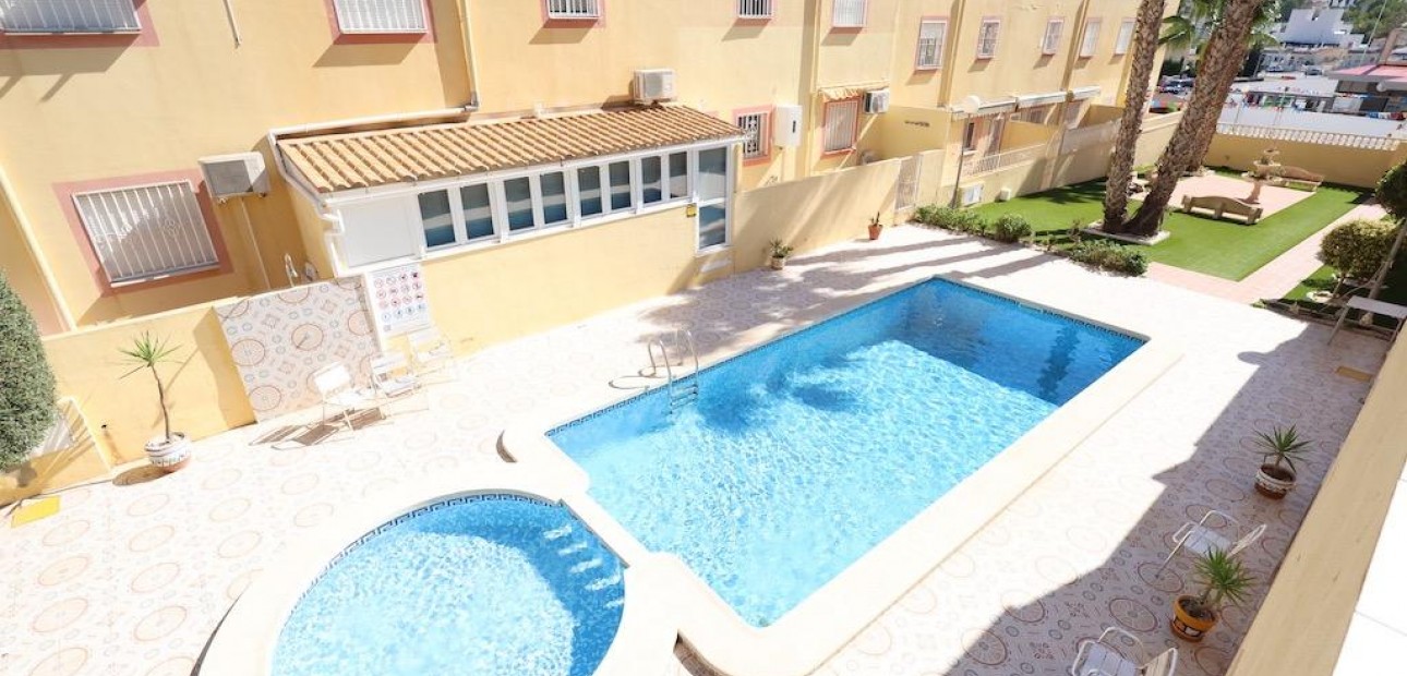 Sale - Terraced house -
Orihuela Costa - Las Filipinas