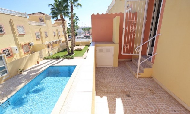 Sale - Terraced house -
Orihuela Costa - Las Filipinas