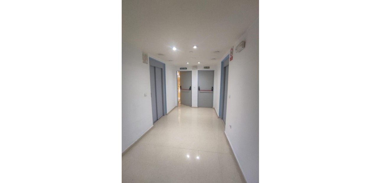 Venta - Apartamento / piso -
Guardamar del Segura - Pueblo