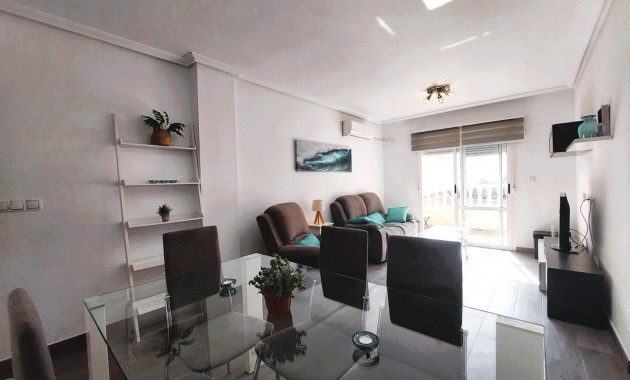 Sale - Apartment / flat -
Torrevieja - Paseo maritimo