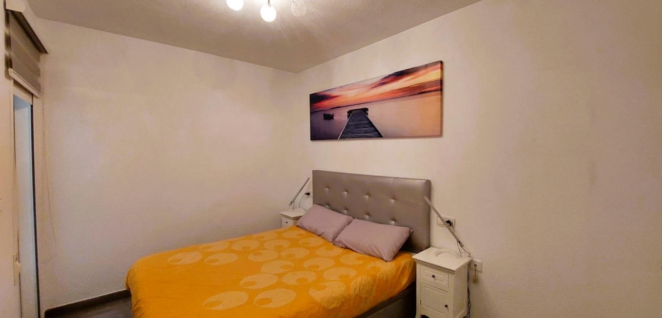 Venta - Apartamento / piso -
Torrevieja - Paseo maritimo