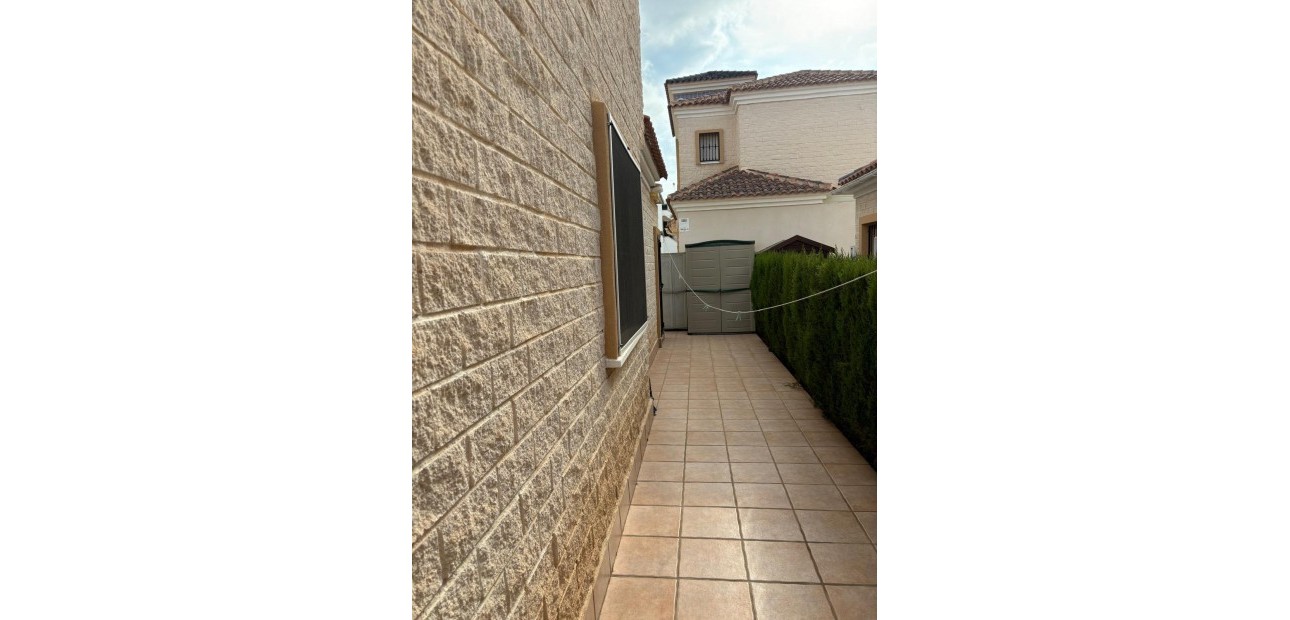 Sale - Villa -
Guardamar del Segura - Urb el raso