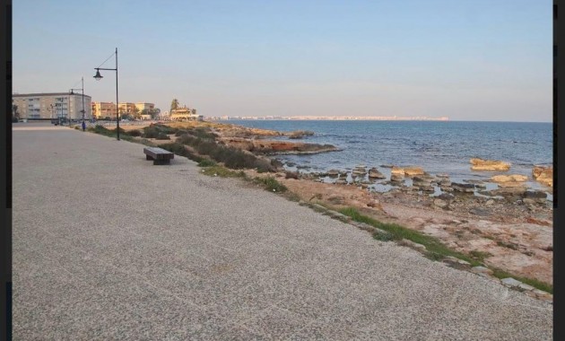 Venta - Apartamento / piso -
Torrevieja - Punta prima