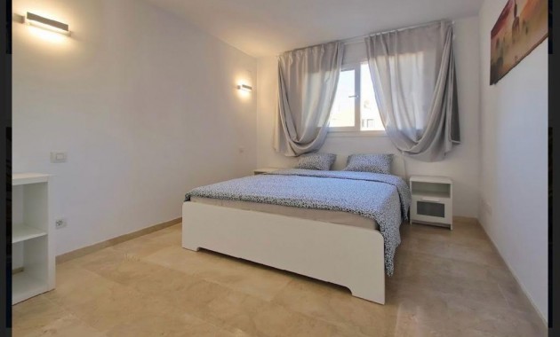 Venta - Apartamento / piso -
Torrevieja - Punta prima