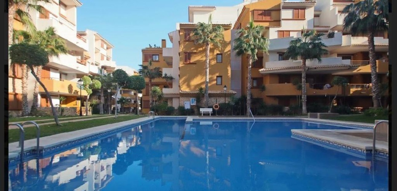 Venta - Apartamento / piso -
Torrevieja - Punta prima