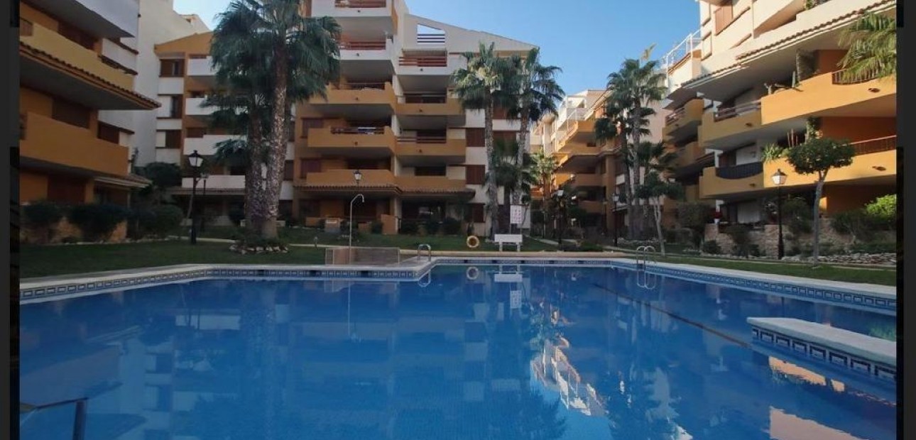 Venta - Apartamento / piso -
Torrevieja - Punta prima