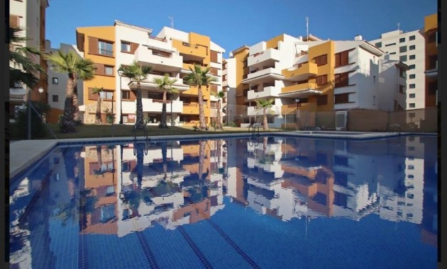 Venta - Apartamento / piso -
Torrevieja - Punta prima