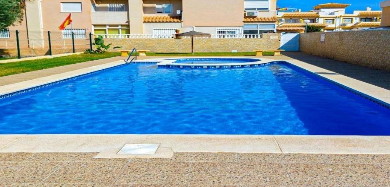 Sale - Bungalow -
Torrevieja - Parque las naciones