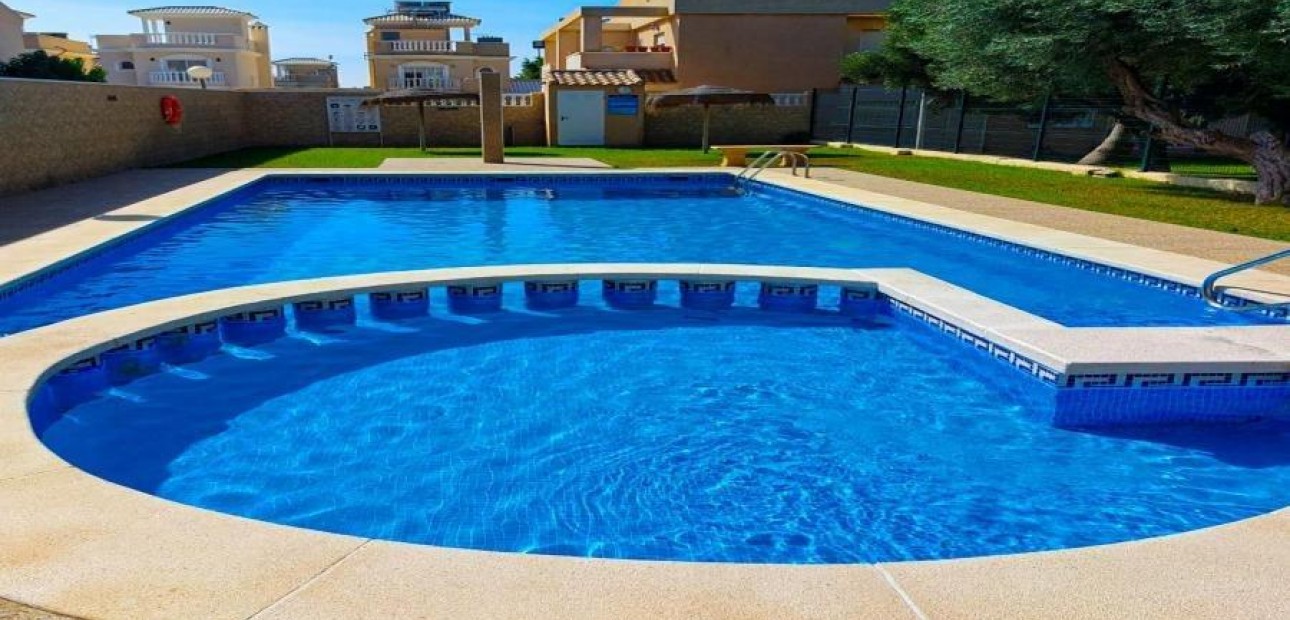 Sale - Bungalow -
Torrevieja - Parque las naciones