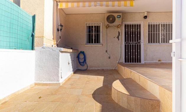 Sale - Bungalow -
Torrevieja - Parque las naciones