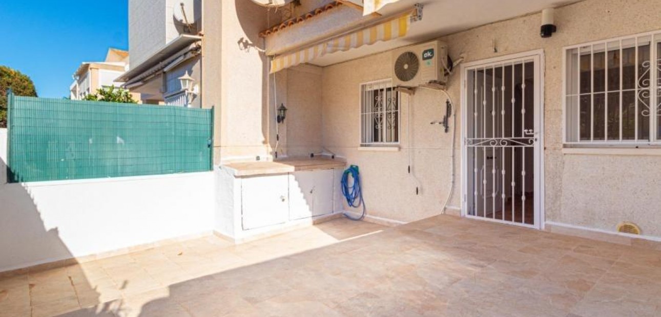 Sale - Bungalow -
Torrevieja - Parque las naciones