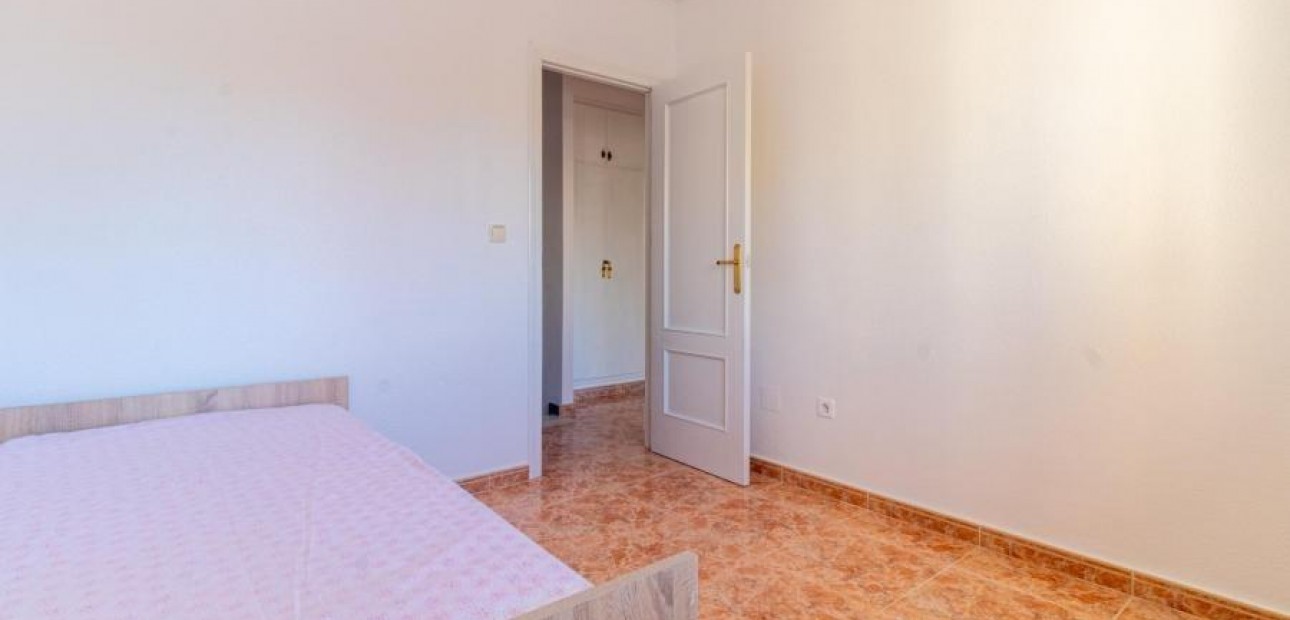 Sale - Bungalow -
Torrevieja - Parque las naciones