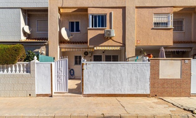 Sale - Bungalow -
Torrevieja - Parque las naciones